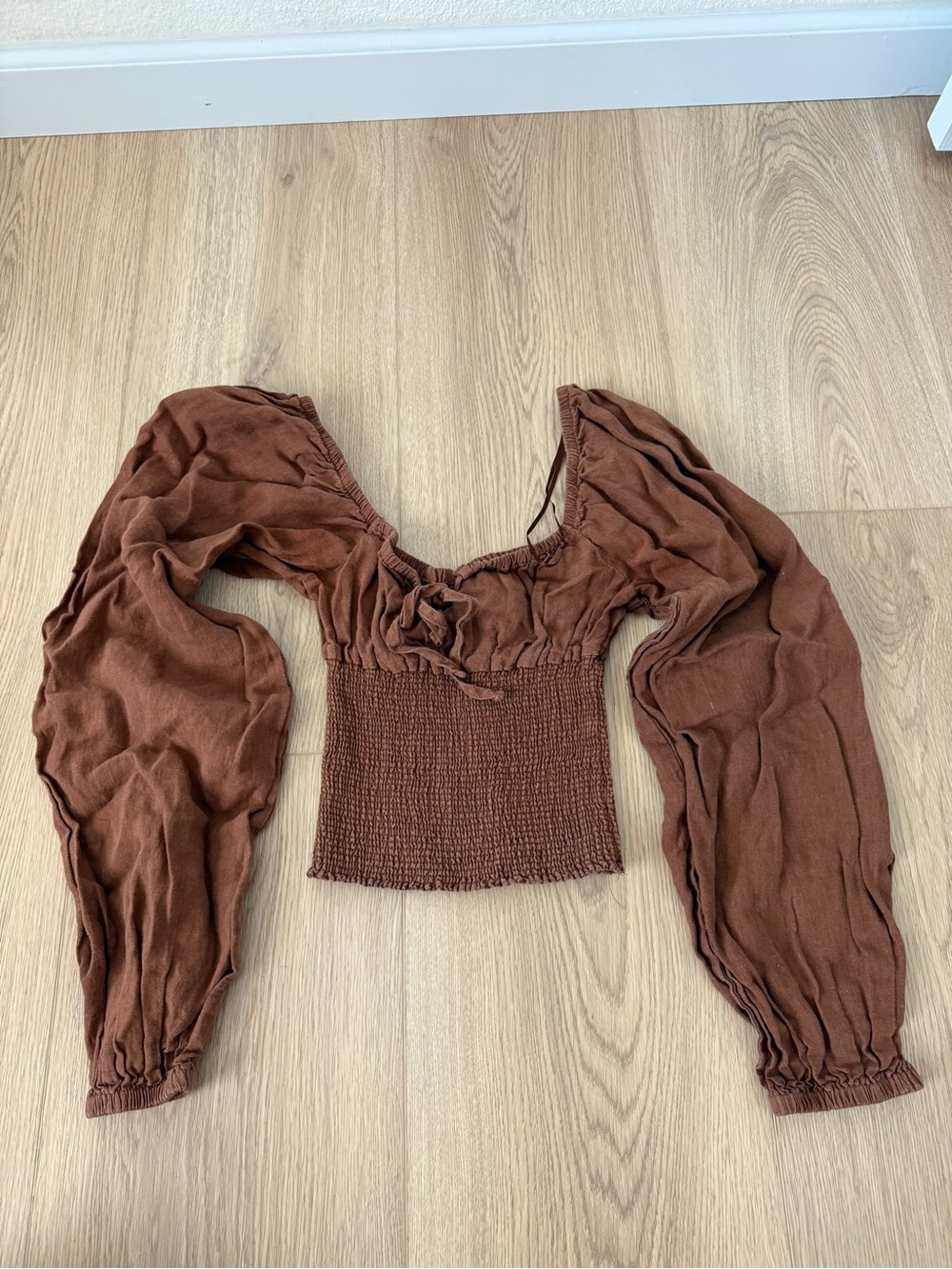 Rhythm. Brown Smocked Crop Top with Voluminous Puff Sleeves